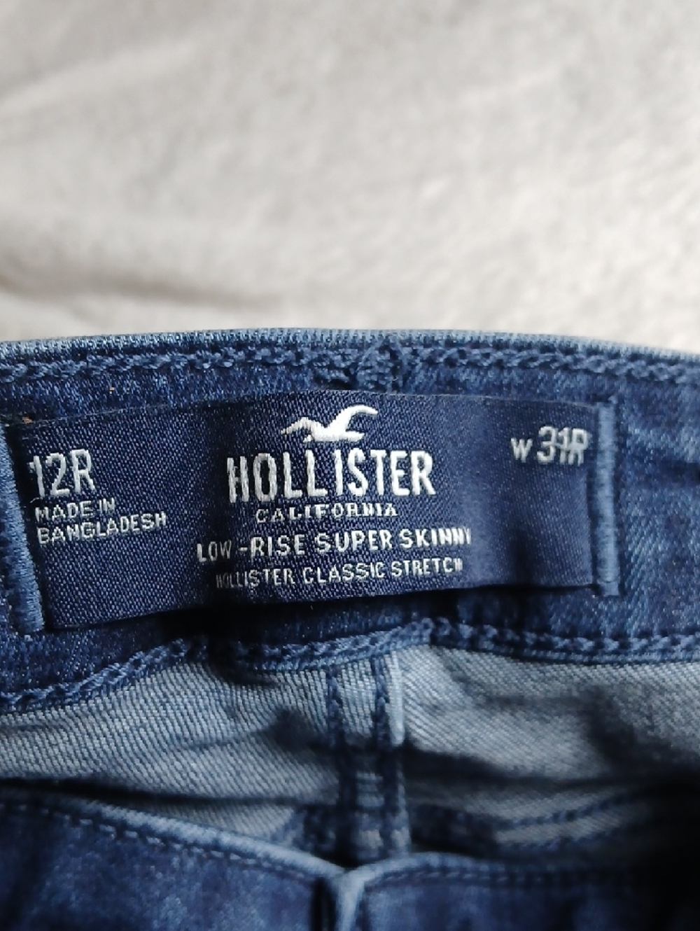 Hollister Deep Blue Women's Skinny Jeans - Picture 2 of 6